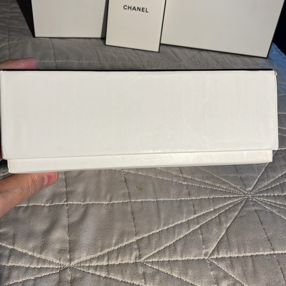 Chanel Box - Picture 6 of 12